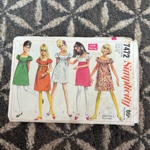 60's Baby Doll Dress Pattern - Simplicity 7472 - Size 11 Junior - Bust 34